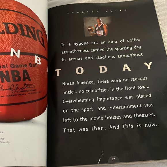 Vancouver Grizzlies: The Official Book, Smith, Doug Paper Back - Picture 11 of 12